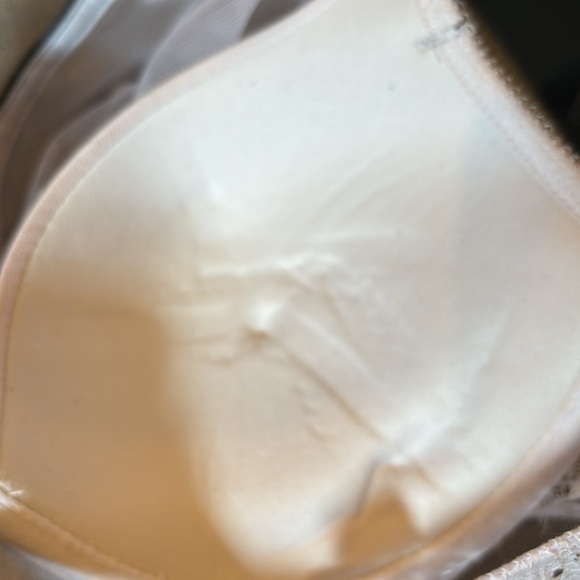 Victorias Secret Bra ✨ - Picture 4 of 8